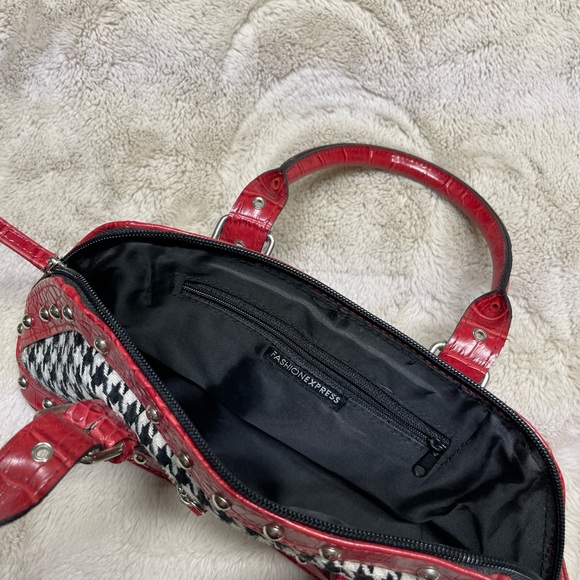 Purse - Picture 4 of 10